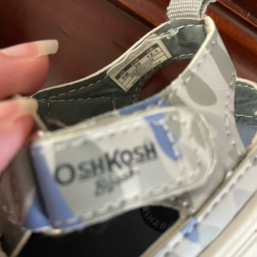 Oshkosh b’gosh baby toddler Camouflage Sandals 5M 5t